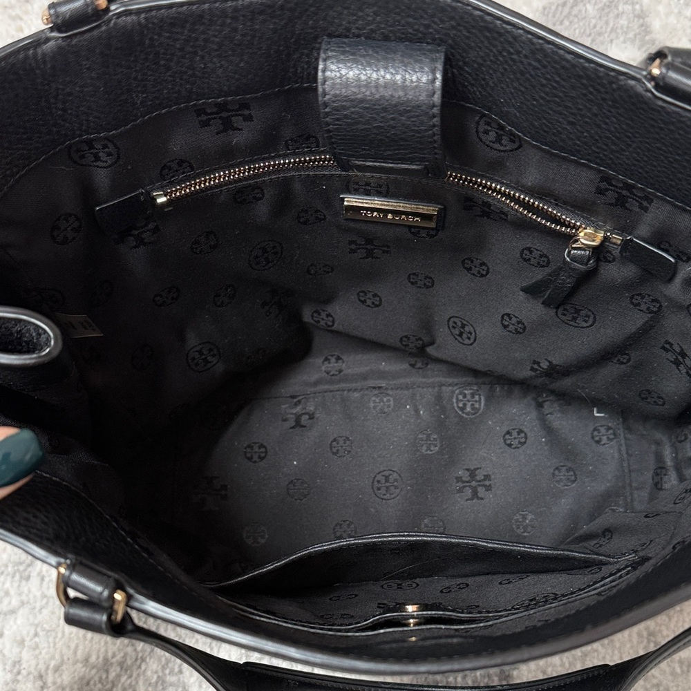 Tory Burch Black Leather Shoulder Bag - Picture 3 of 5